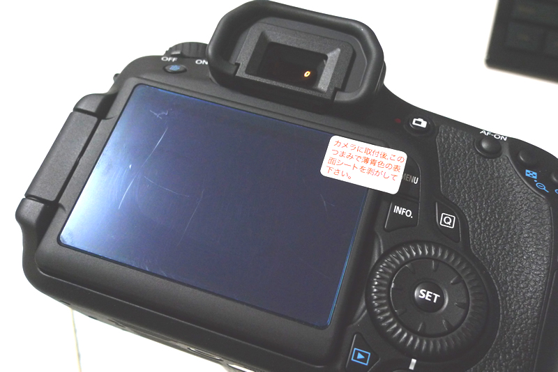 EOS 60D 液晶モニターに液晶保護フィルムを装着