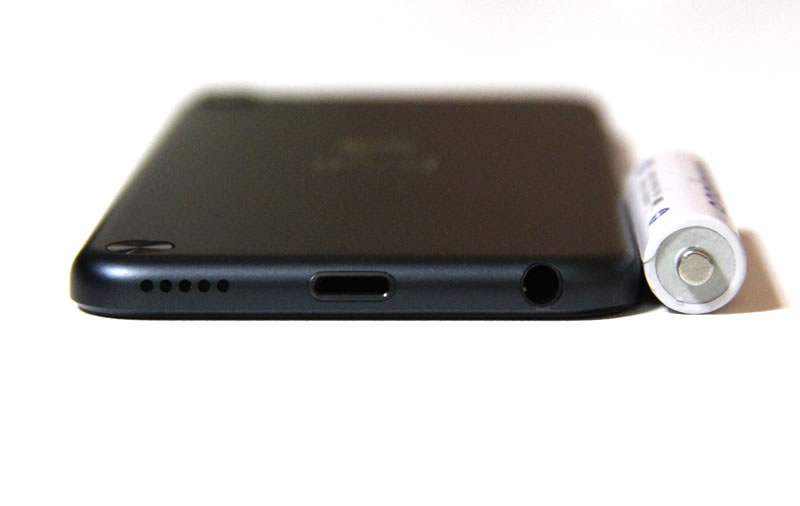 ipod touch 5 単四電池と比較