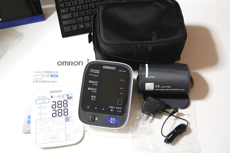 オムロン 血圧計 HEM-7420本体・付属品一覧
