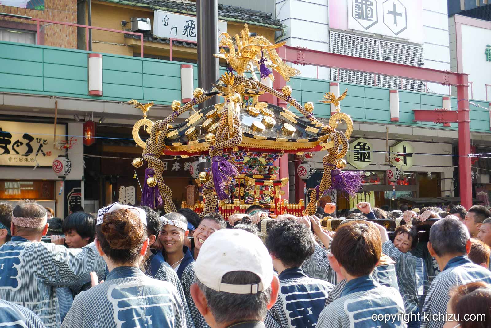 三社祭の神輿