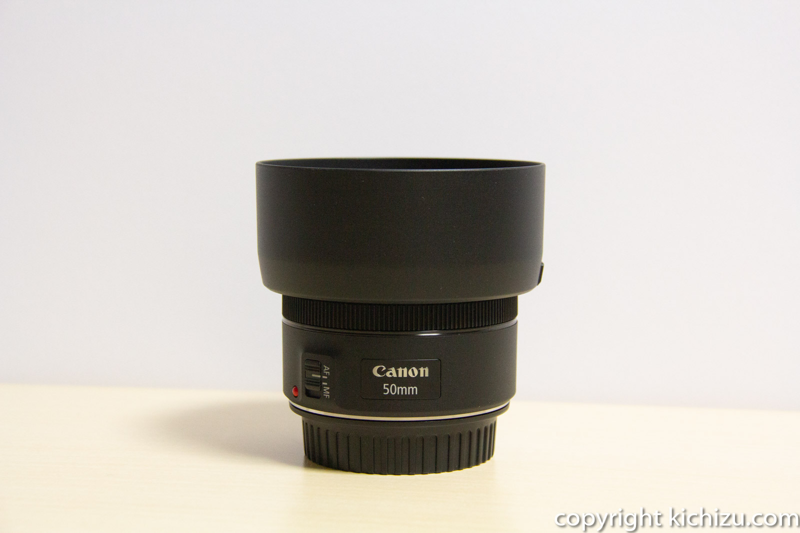 Canon 単焦点レンズ EF50mm F1.8 STMにフード追加