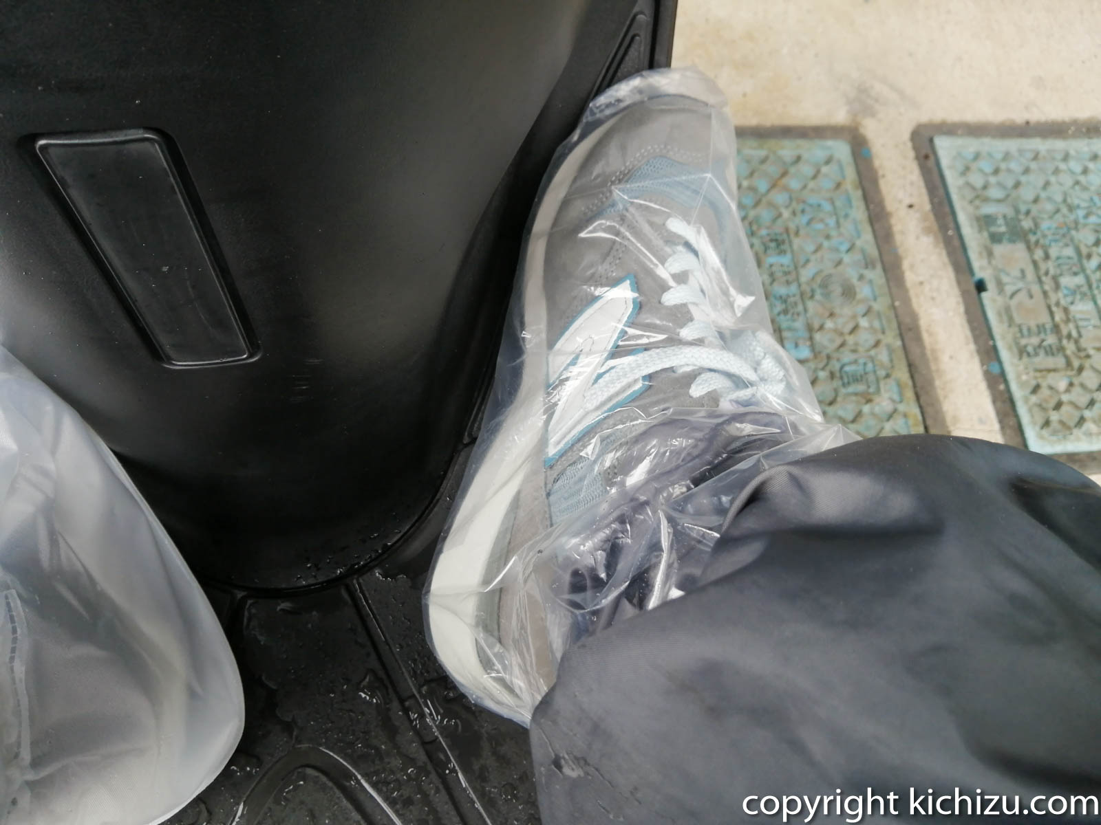 セリアの使い捨て靴カバー